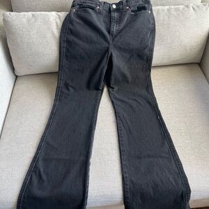 Women Levi strauss signature stretchy flair jeans size 4 or W27 good condition